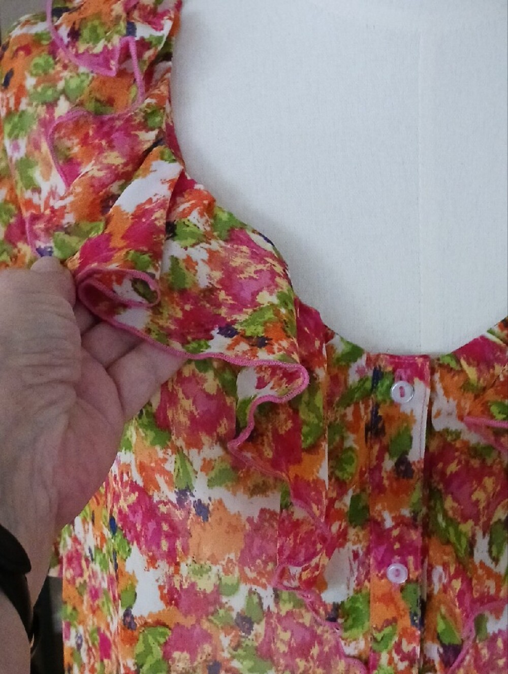 No Boundaries- Juniors Multicolor Floral Ruffle Blouse with Buttons - Picture 4 of 16